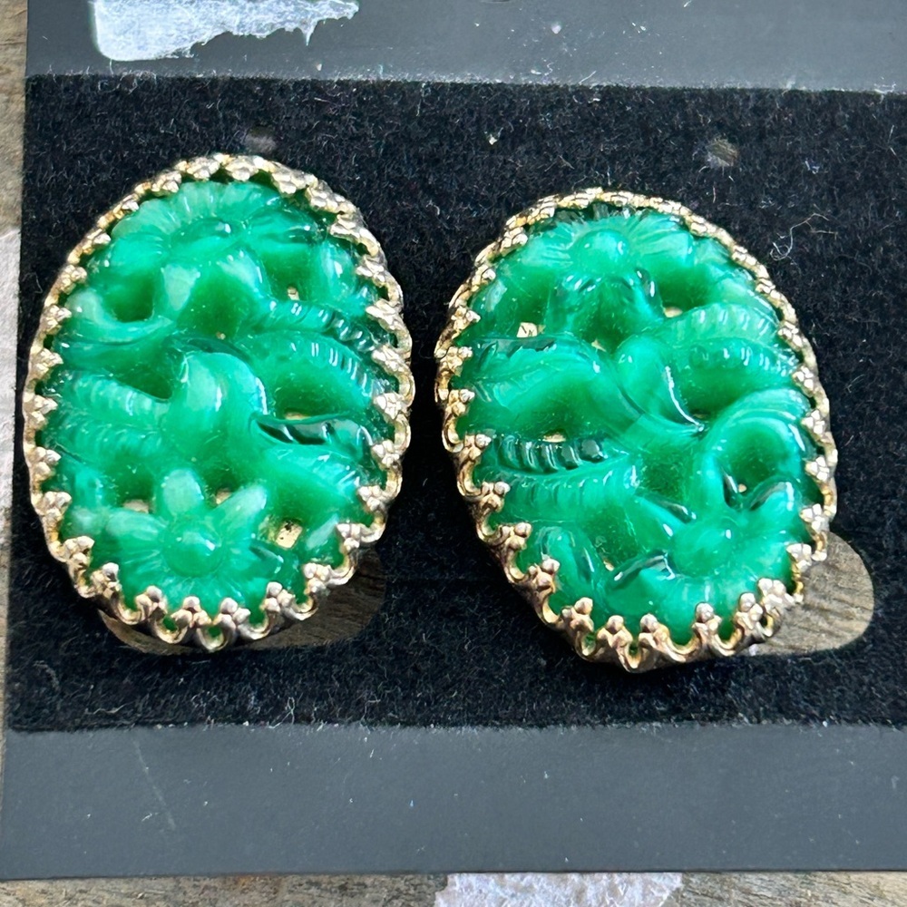 4/$100 JADE Elegant Green and Gold Women's CLIP ONS Earrings